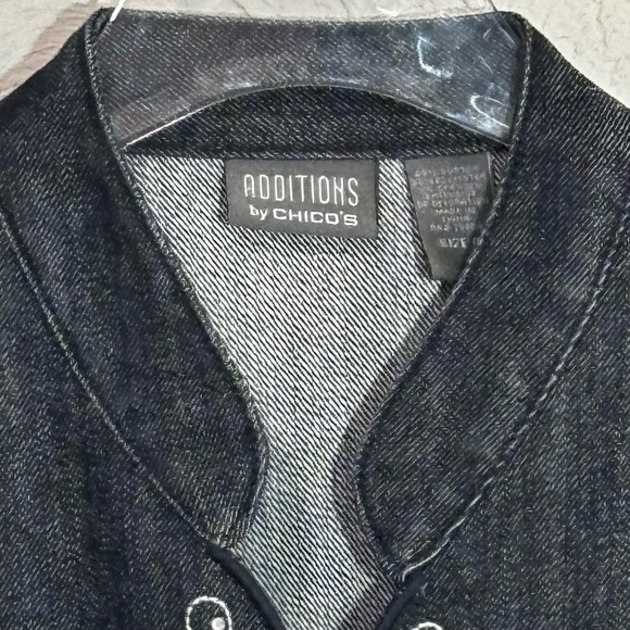 ADDITIONS CHICO’S - FITS LIKE A MEDIUM- DARK WASH DENIM - SCALLOPS & SEQUIN B7 - Picture 3 of 14